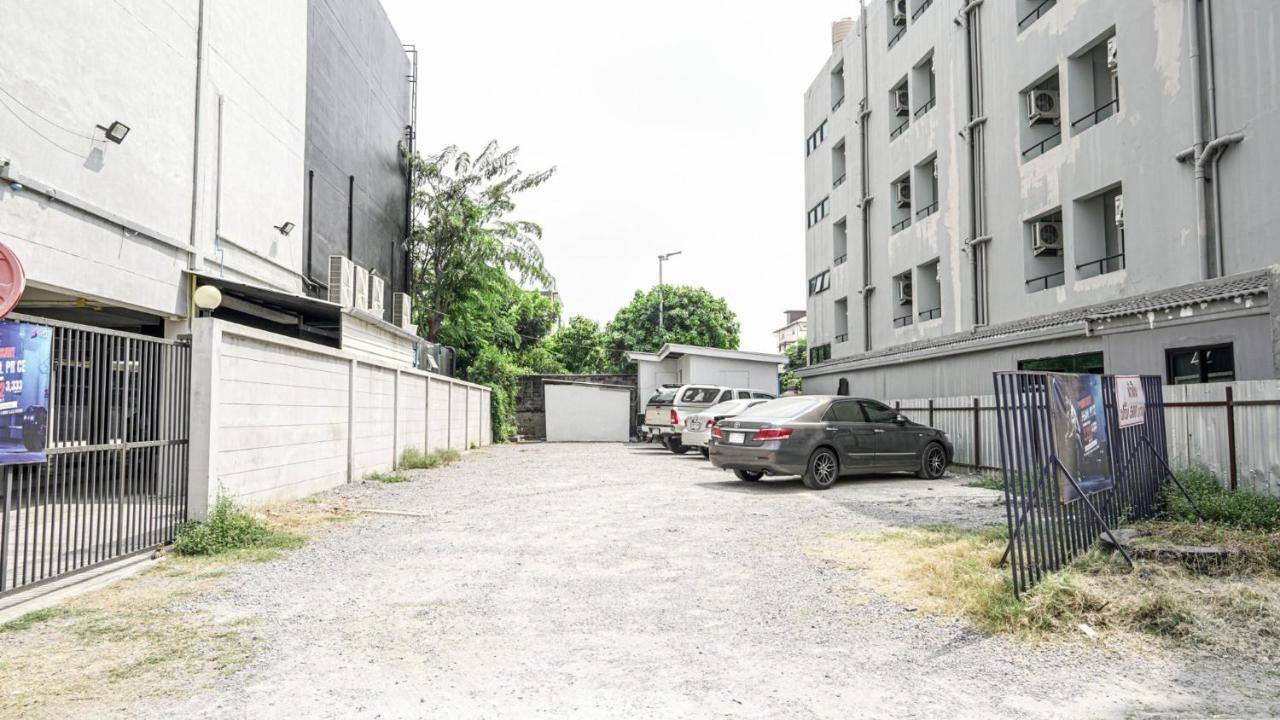 Roomquest Don Mueang Airport בנגקוק